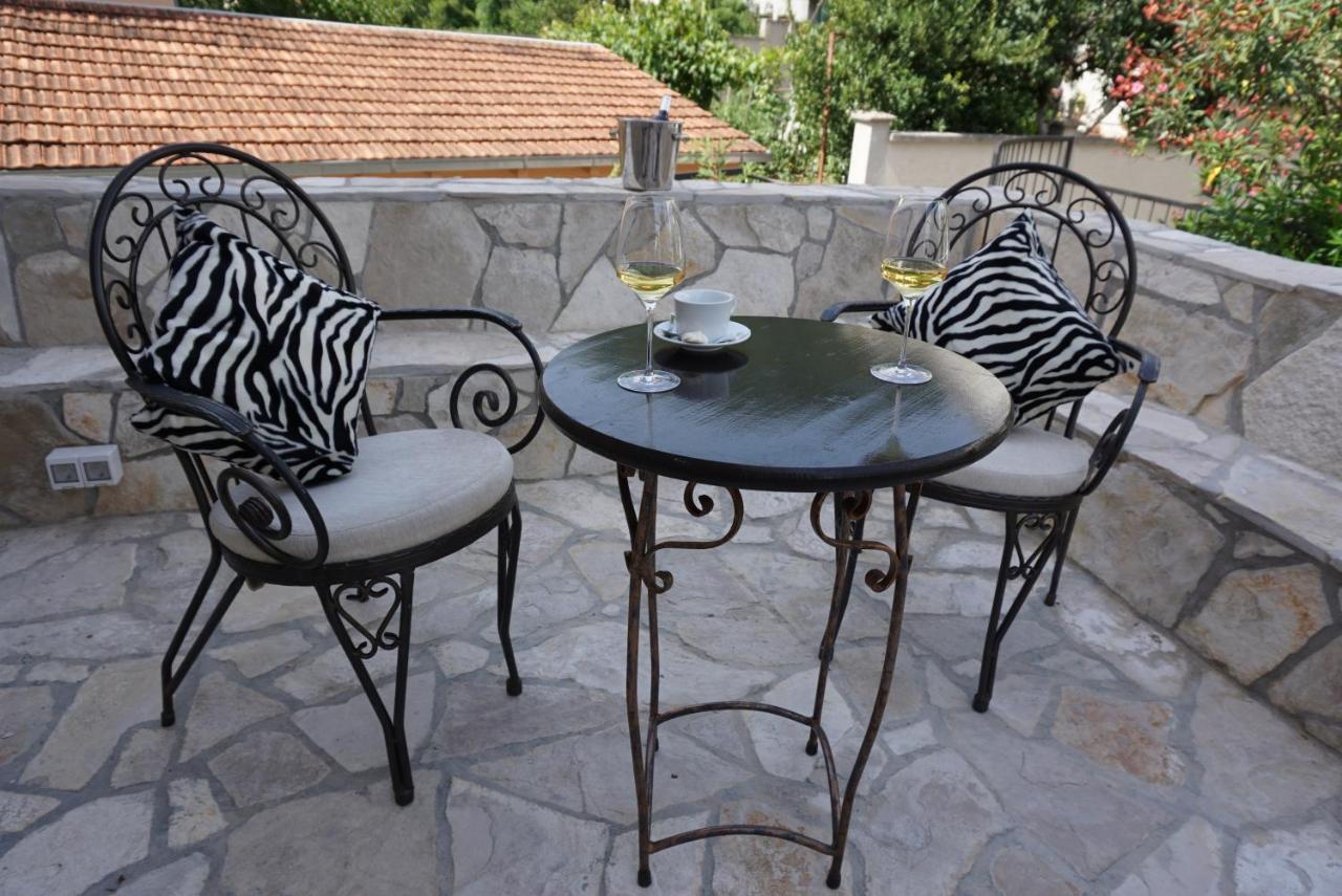 Apartments Zebra Тиват Экстерьер фото