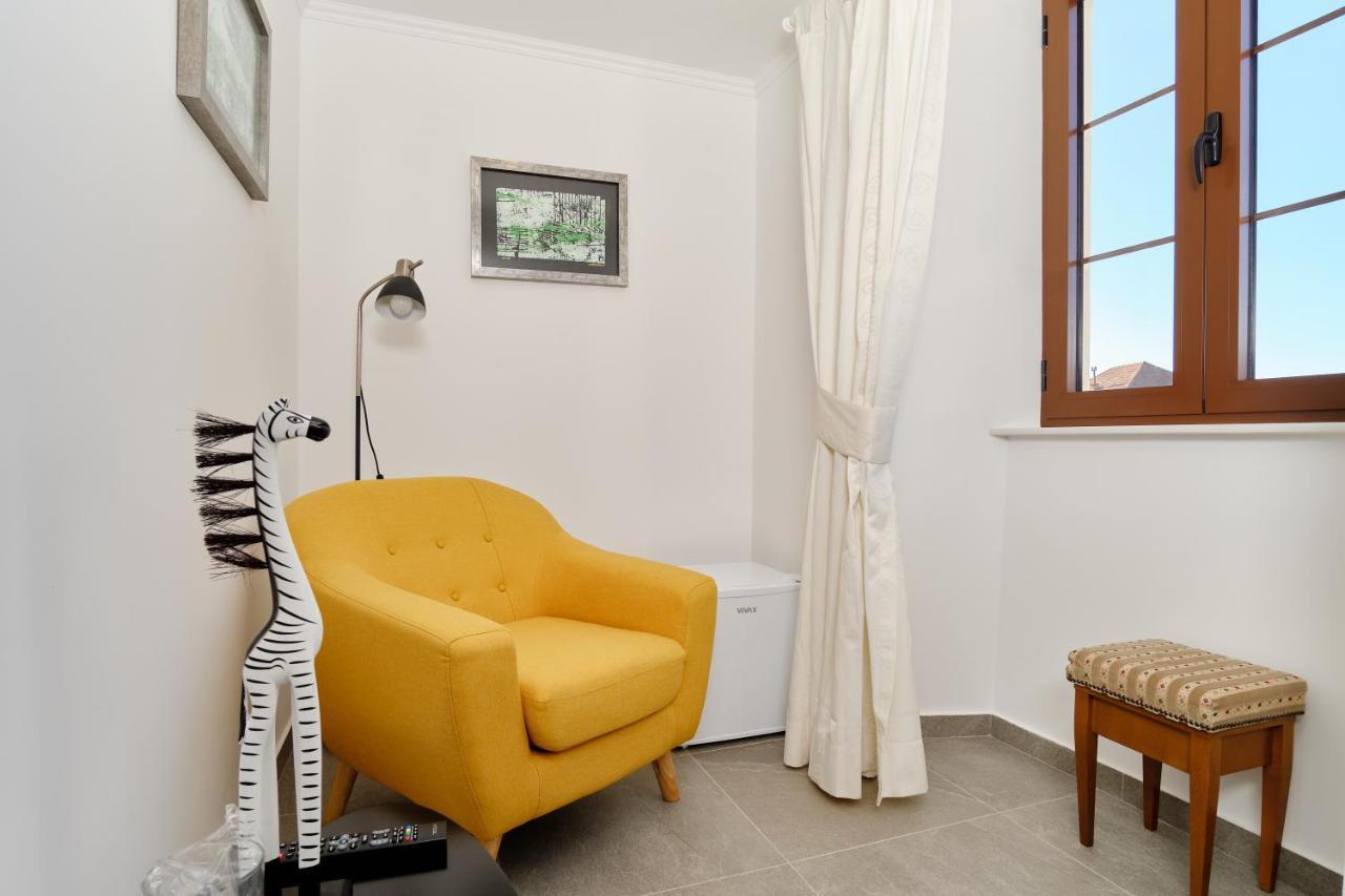 Apartments Zebra Тиват Экстерьер фото