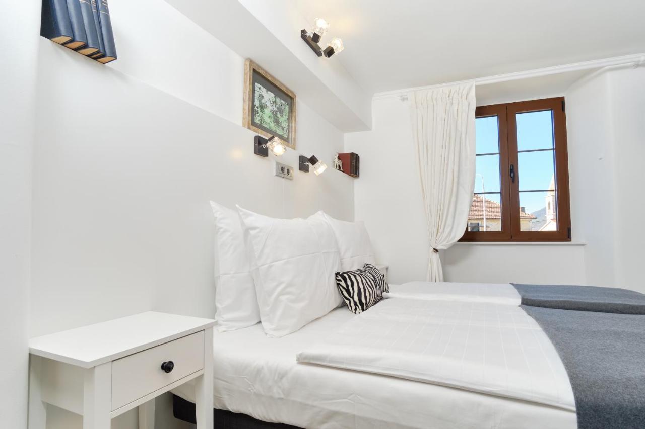 Apartments Zebra Тиват Экстерьер фото