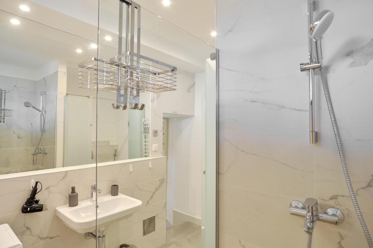 Apartments Zebra Тиват Экстерьер фото